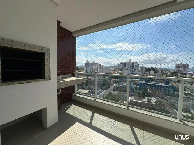Apartamento de 2 dormitórios sendo 1 suíte em Barreiros