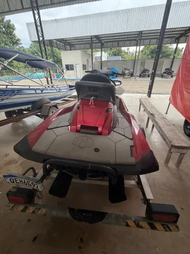 Yamaha WaveRunner 2013 1.8 - 3 Lugares