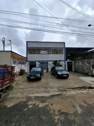Galpão/Depósito/Armazém - venda possui 330 metros quadrados com 4 quartos