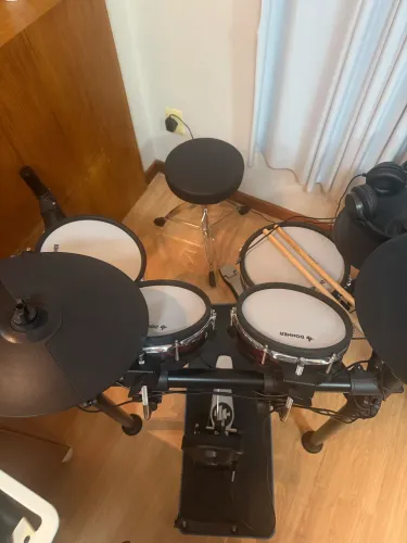 Bateria Eletrônica (seminova)Donner Ded-200max Cor Preto