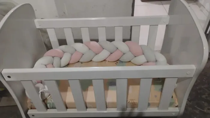 Vendo um mini berço valor 100