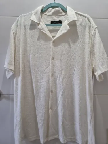 Blusa masculina branca texturizada
