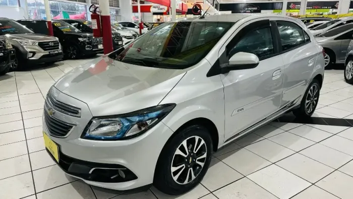 Chevrolet Onix Hatch LTZ 1.4 8V Flex Power Aut. 4P 2015