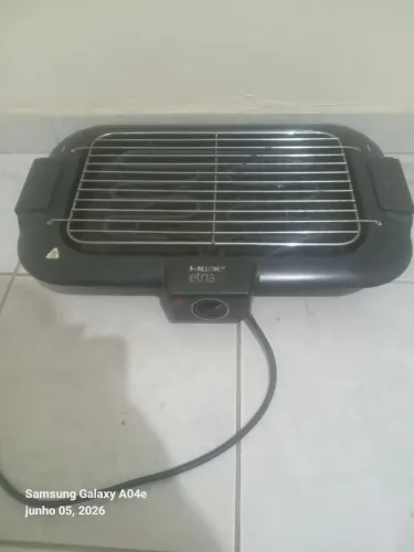 Churrasqueira eletrica 150 reais tel *78