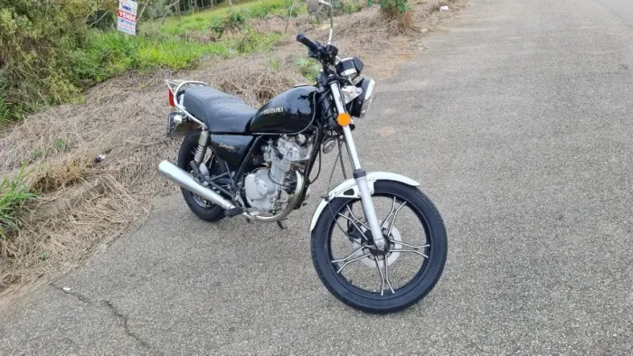 suzuki intruder 125 ano 2006