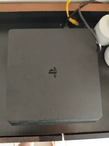 PS4 SLIM 1000GB SSD TOP COM CONTROLE