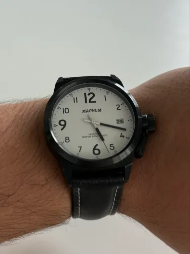 Relógio Magnum Minimalista Preto e Branco