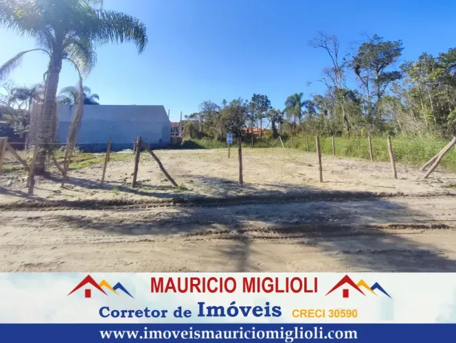 Lote limpo e aterrado na Praia do Ervino