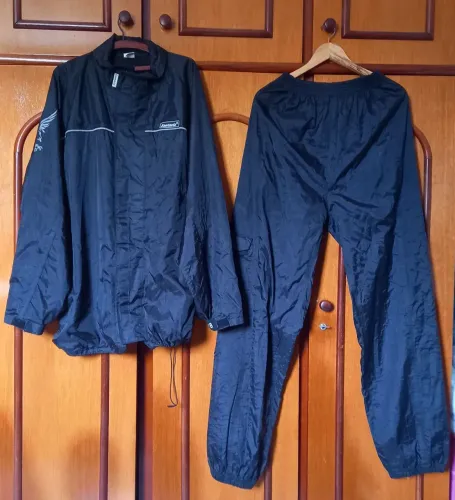 Conjunto impermeável para motociclista