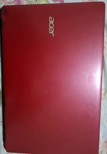 ? VENDO NOTEBOOK ACER<br>Notebook Acer com 1 TB de armazenamento e 4 GB de memória RAM.