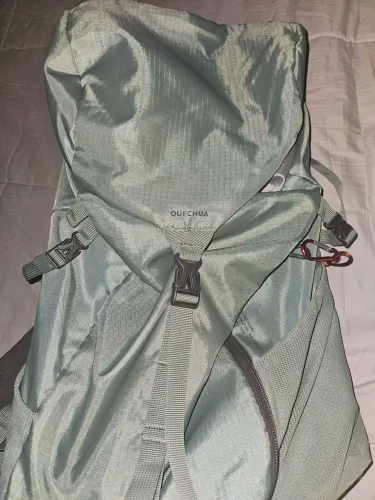 Vendo mochila de camping QUECHUA 35lts
