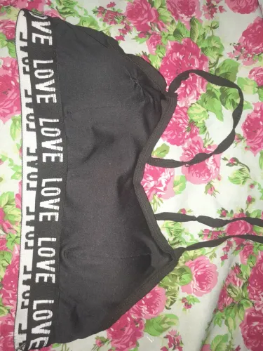 Estou desapegando várias roupas