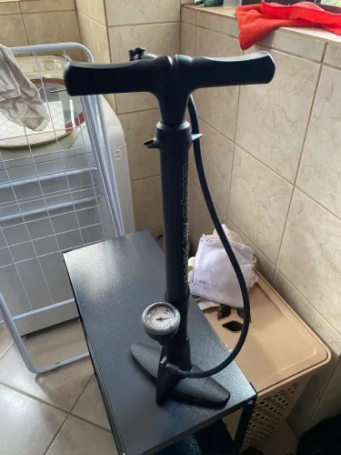 Vendo  bomba de ar de piso bicicleta (B'Twin/Riverside)