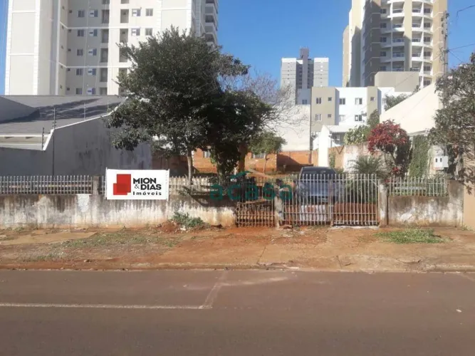 Terreno a venda na região do bairro Cancelli, poucas quadras da Av. Brasil com 570M²