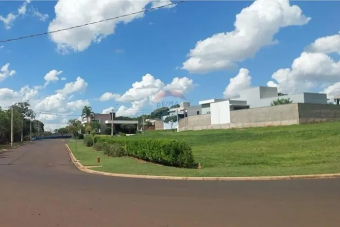 Condomínio Residencial Volpi Terreno de 338,57 m² metragem estratégica, alto padrão constr