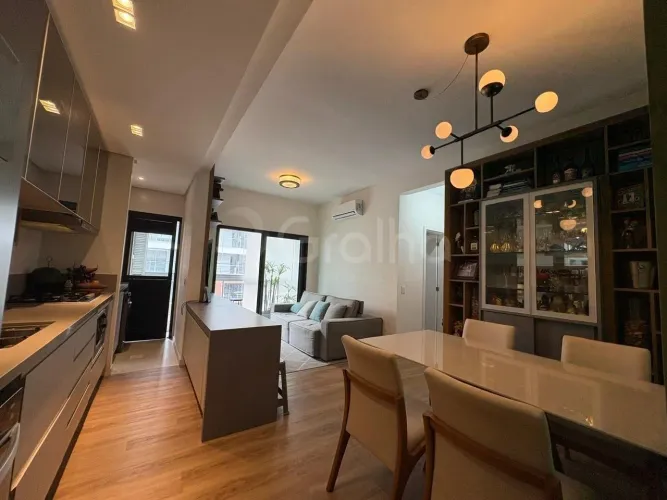 Apartamento para Venda em Florianópolis, Centro, 2 dormitórios, 1 suíte, 2 banheiros, 1 va