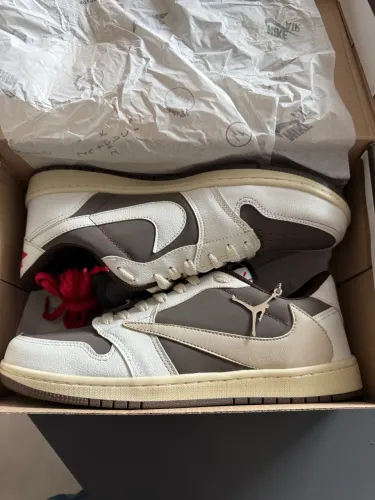 tênis nike air jordan 1 low travis scott 40