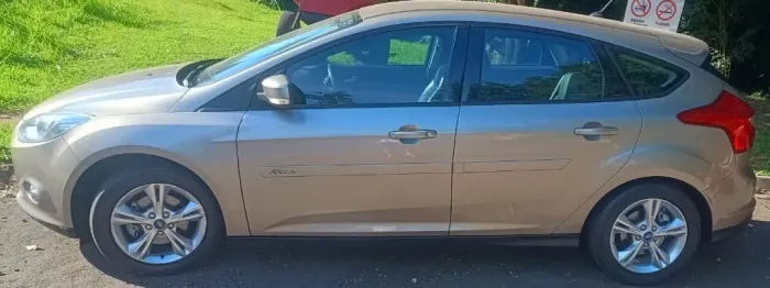 Ford Focus 1.6 S/se/se Plus Flex 8v/16v 5P 2015