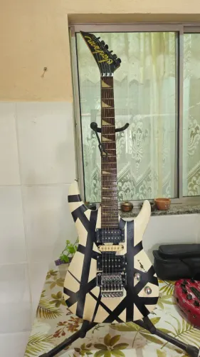 Guitarra strato