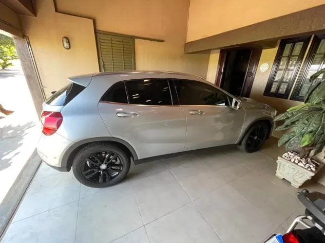 Mercedes-Benz GLA 200 Adv. 1.6/1.6 TB 16V Flex Aut. 2015