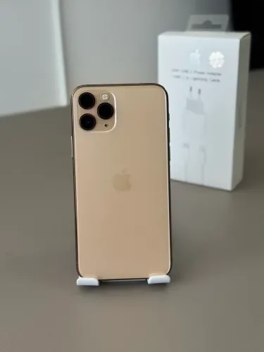 IPHONE 11 PRO 64 GIGAS PEQUENO DETALHE NA TELA