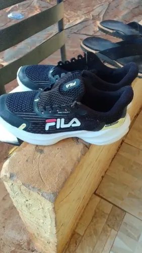 Tênis original fila semi novo