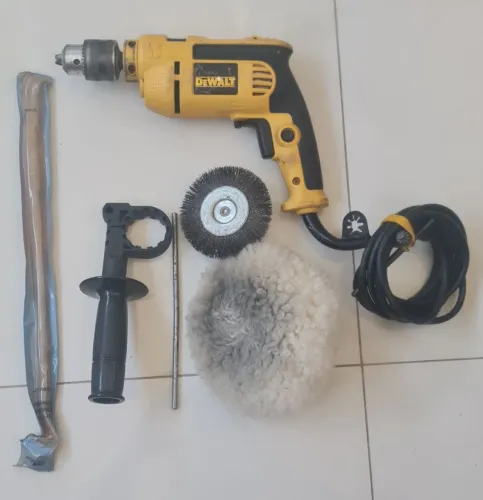 Furadeira de Impacto 650w dwd024-b2c + acessórios