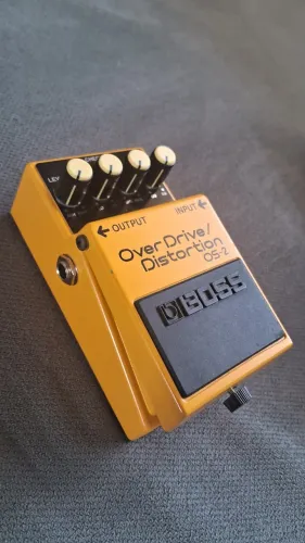 Pedal de Guitarra BOSS Overdrive / Distortion OS-2