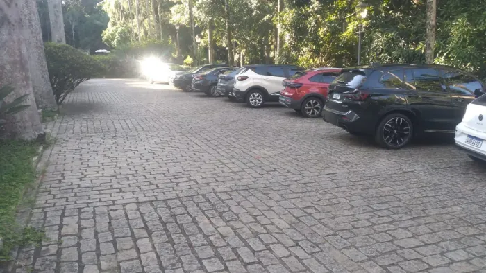 Precisa-se de manobrista 