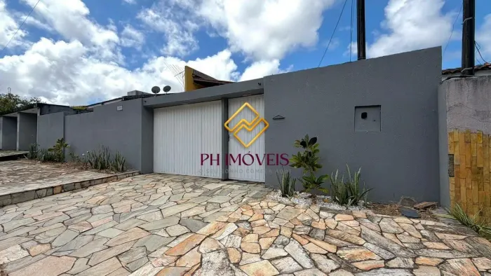 Casa Ampla com 3 dormitórios no Condomínio Jardim Petrópolis 1 - 220m²