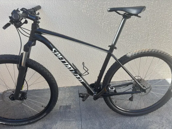 Bike Specialized RockHooper 29er tamanho 19 Preta