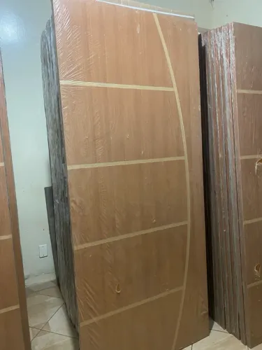 Porta de Madeira Frisada Padrão - 60, 70 e 80x210cm | IQuarto, Sala, Cozinha e Banheiro