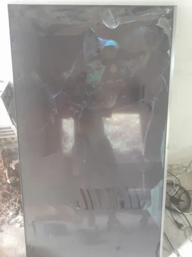 TV LG 55 tela quebrada só pra peças.
