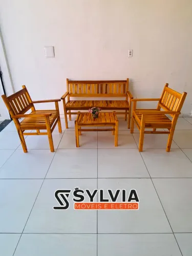 CONJUNTO DE ÁREA NAMORADEIRA PEREIRA