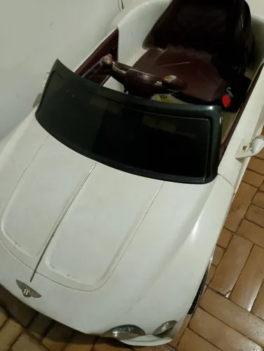 Carro Eletrônico infantil