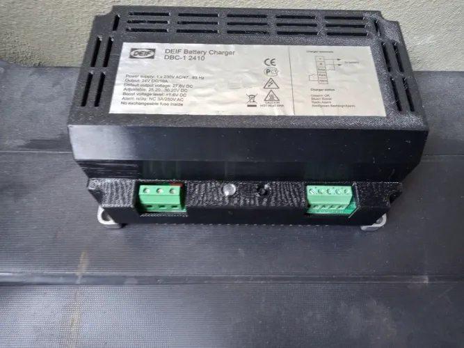 CARREGADOR DE BATERIA DEIF DBC- 1 2410
