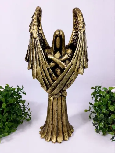 Castiçal Anjo Guardião em Resina tom Ouro Velho.