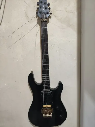 Guitarra Cort Viva anos 90, captação da ponte Seymour Duncan sh4 zebra. Avalio trocas