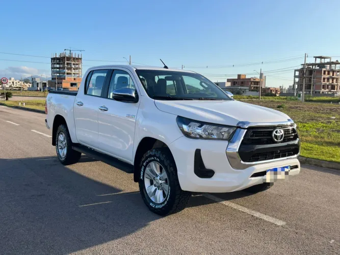 Toyota Hilux CD 4X4 2.8 Diesel Mec. 2022