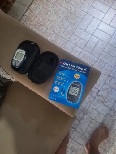 Vende se medidor de glicose dois por 100