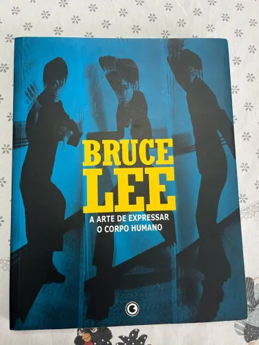 Bruce Lee - A Arte de Expressar o Corpo Humano - Livro Usado