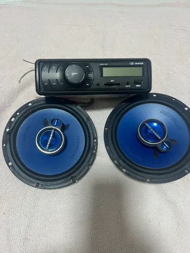 Rádio automotivo Buster com 2 autofalantes