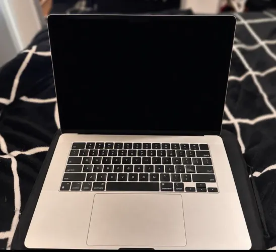 MacBook Air 15, M2