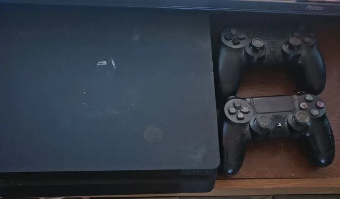 Play Playstation 4 Slim