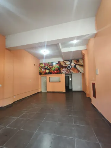 Alugo Amplo Estabelecimento de 80m² na Avenida Ernani Cardoso