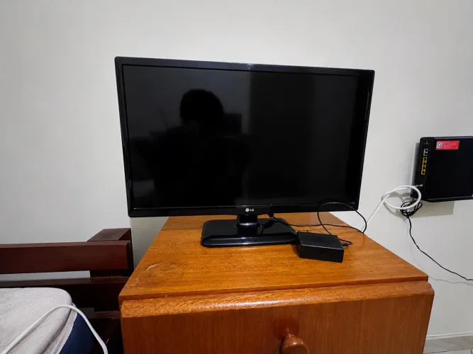 TV LG FUUL HD 24 POLEGADAS HDMI 