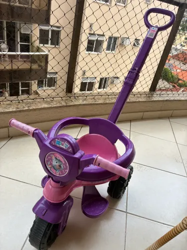 Triciclo infantil passeio patrulha canina menina(usado duas vezes! Novinho) 