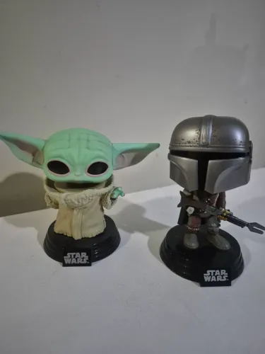 Funkos pop MANDALORIANO e A CRIANÇA star wars