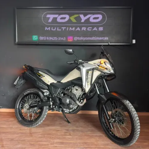 HONDA SAHARA 300 ADV. 2024 BEGE