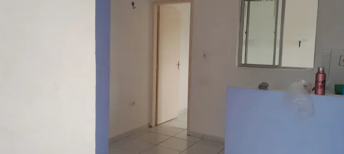 Aluga apartamento condomínio fechado